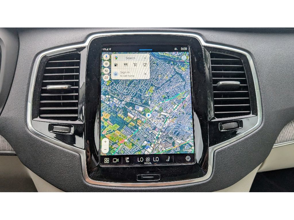 2023 Volvo XC90 AWD Plus photo 18