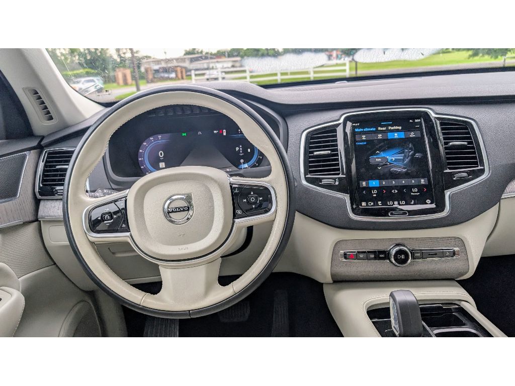 2023 Volvo XC90 AWD Plus photo 21
