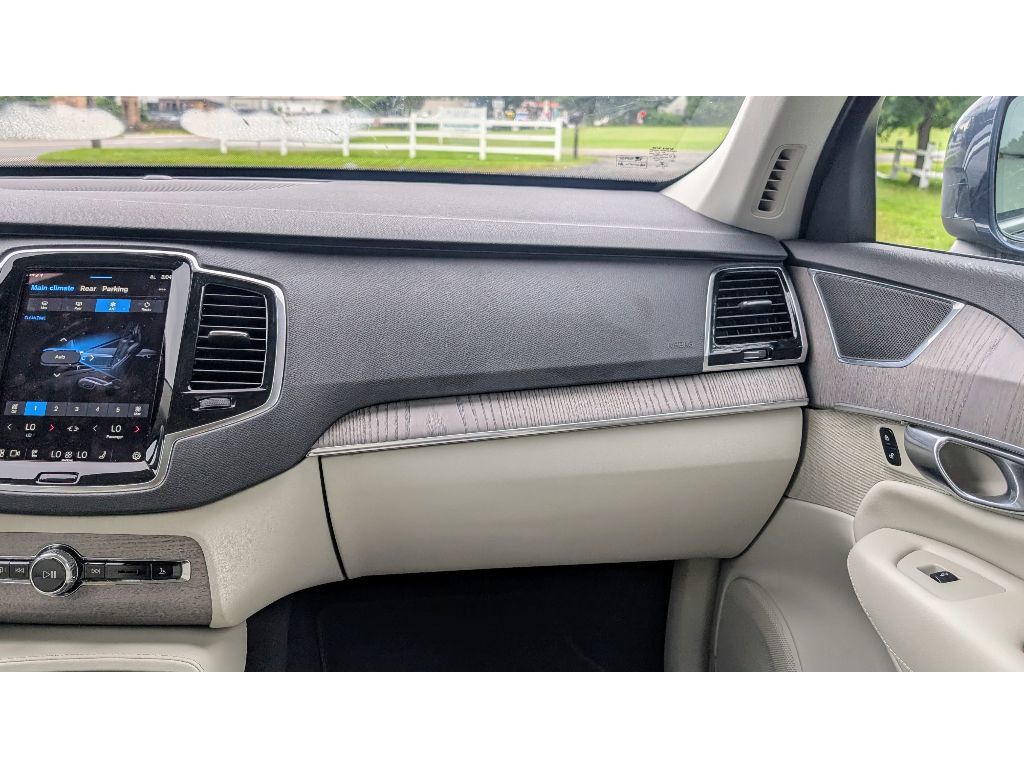 2023 Volvo XC90 AWD Plus photo 22