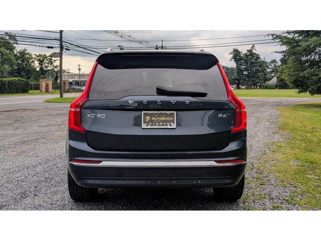 2023 Volvo XC90 AWD Plus photo 2