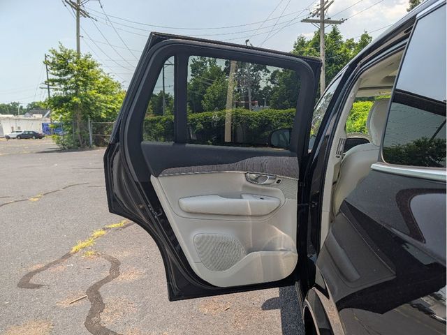 2023 Volvo XC90 B6 AWD Plus 7P - 23043531 - 10
