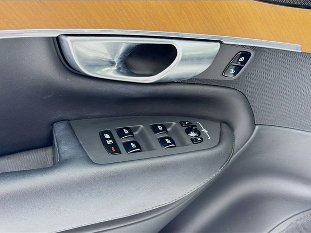 2023 Volvo XC90 B6 AWD Plus 7P - 23014862 - 17