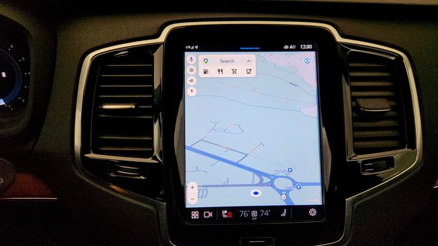 2023 Volvo XC90 B6 AWD Plus 7P - 23016180 - 19