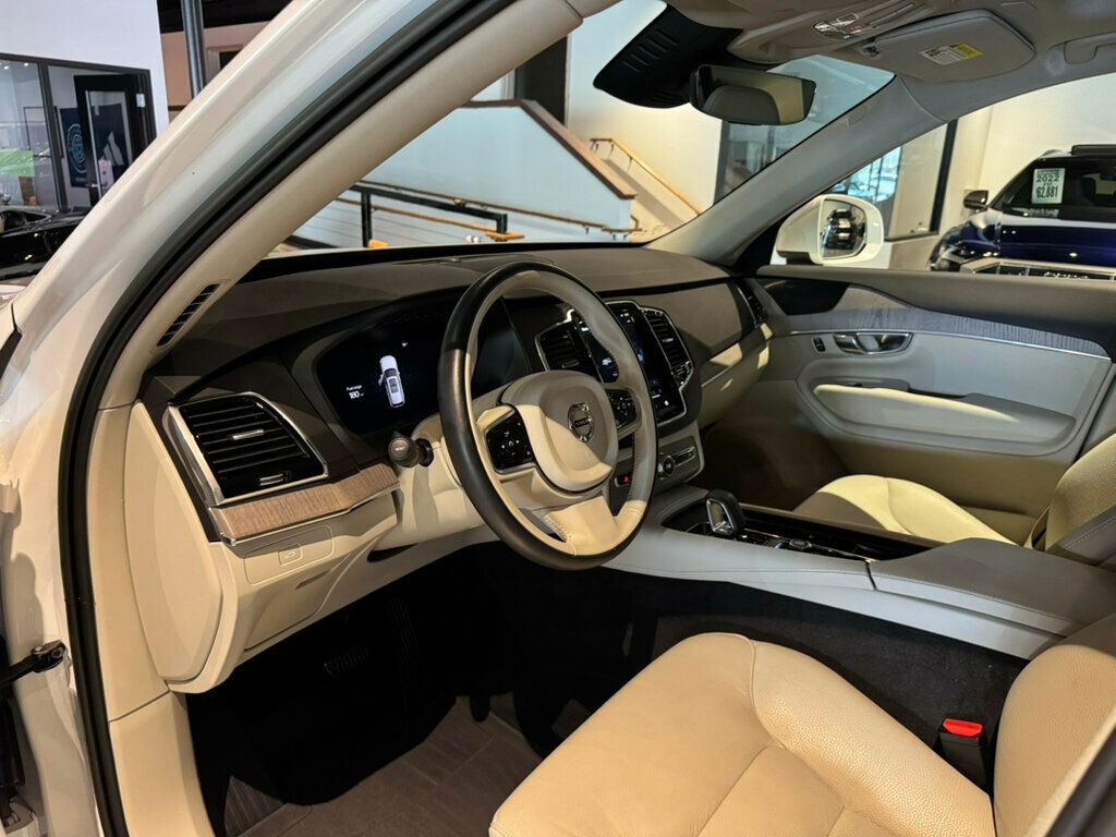 2023 Volvo XC90 AWD Plus photo 11