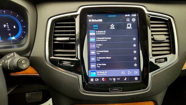 2023 Volvo XC90 B6 AWD Plus 7P w/ 21'' Wheels & harman/kardon Premium Sound - 23016180 - 18