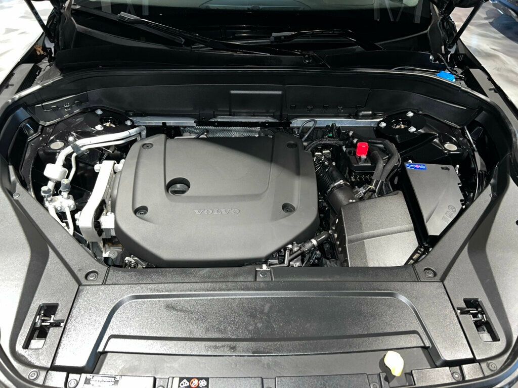 2023 Volvo XC90 Plus photo 9