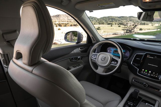 2023 Volvo XC90 LocalTrade/B6-Plus/7-Passenger/BrightTheme/AdaptiveCruise/NAV - 23067545 - 15