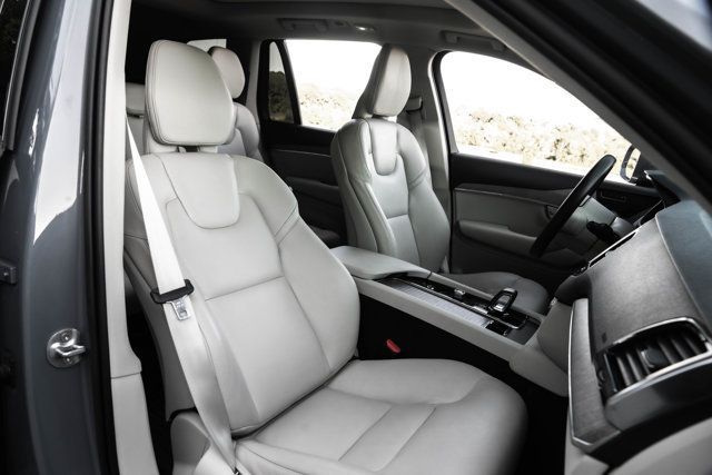 2023 Volvo XC90 LocalTrade/B6-Plus/7-Passenger/BrightTheme/AdaptiveCruise/NAV - 23067545 - 18