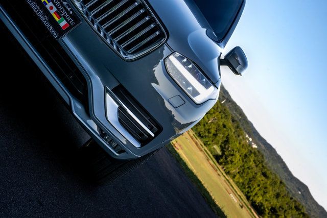 2023 Volvo XC90 LocalTrade/B6-Plus/7-Passenger/BrightTheme/AdaptiveCruise/NAV - 23067545 - 2
