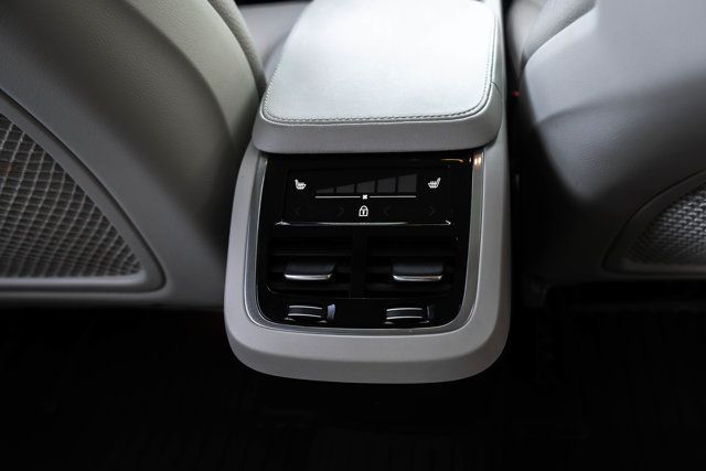 2023 Volvo XC90 LocalTrade/B6-Plus/7-Passenger/BrightTheme/AdaptiveCruise/NAV - 23067545 - 33