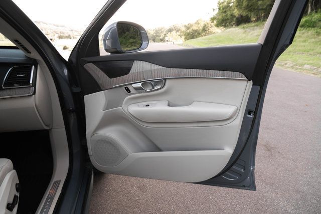 2023 Volvo XC90 LocalTrade/B6-Plus/7-Passenger/BrightTheme/AdaptiveCruise/NAV - 23067545 - 35