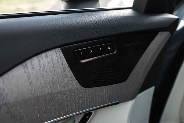 2023 Volvo XC90 LocalTrade/B6-Plus/7-Passenger/BrightTheme/AdaptiveCruise/NAV - 23067545 - 37