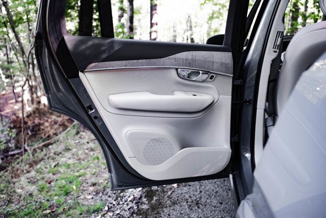 2023 Volvo XC90 MSRP$66460/B6-AWD-PLUS/360SurroundViewCamera/AdaptiveCruise - 23082238 - 37