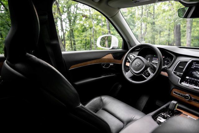 2023 Volvo XC90 MSRP$66945/B6-AWD-Plus-6-Passenger/360SurroundViewCamera/NAV - 23050213 - 9