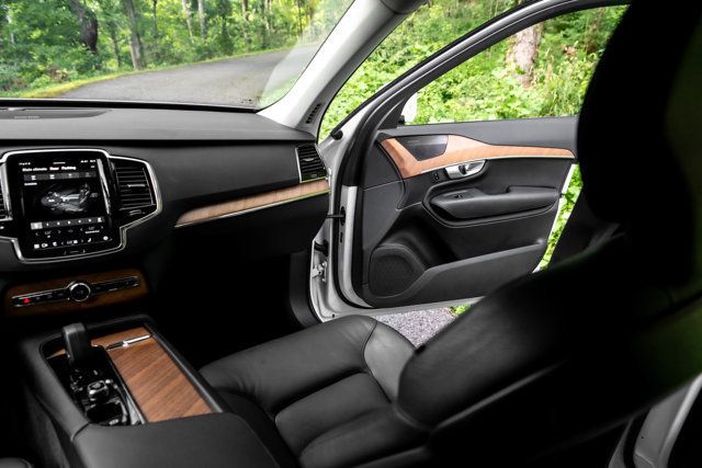 2023 Volvo XC90 MSRP$66945/B6-AWD-Plus-6-Passenger/360SurroundViewCamera/NAV - 23050213 - 12