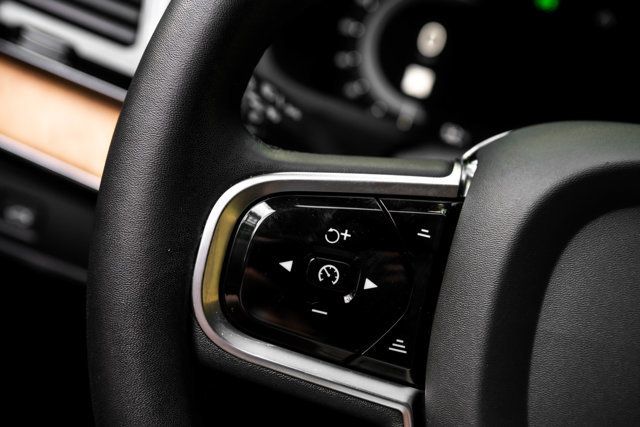 2023 Volvo XC90 MSRP$66945/B6-AWD-Plus-6-Passenger/360SurroundViewCamera/NAV - 23050213 - 31