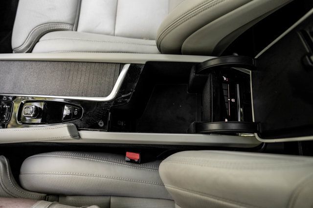 2023 Volvo XC90 MSRP$70955/B6-AWD-Ultimate/6-Passenger/2ndRowCaptains/NAV - 23050208 - 20
