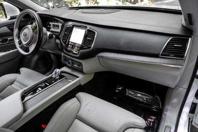 2023 Volvo XC90 MSRP$70955/B6-AWD-Ultimate/6-Passenger/2ndRowCaptains/NAV - 23050208 - 22