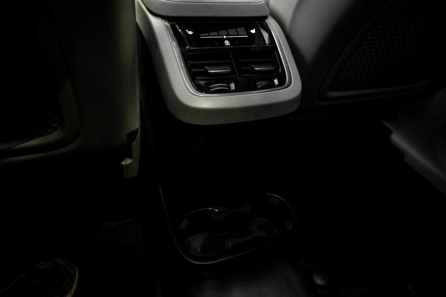 2023 Volvo XC90 MSRP$70955/B6-AWD-Ultimate/6-Passenger/2ndRowCaptains/NAV - 23050208 - 38