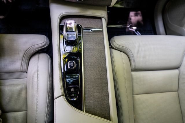 2023 Volvo XC90 MSRP$70955/B6-AWD-Ultimate/6-Passenger/2ndRowCaptains/NAV - 23050208 - 43