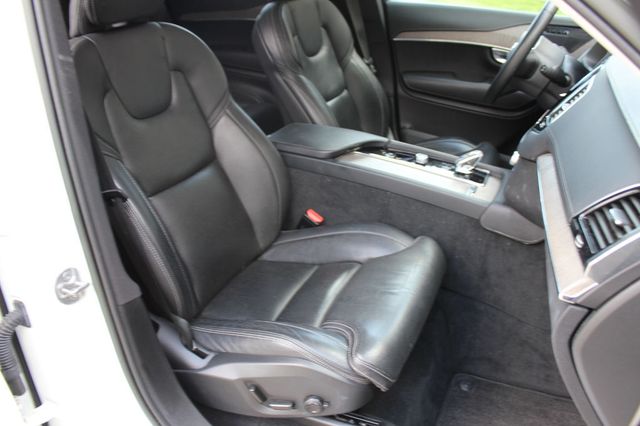 2023 Volvo XC90 SUPER LEATHER SUNROOF!! - 23095612 - 25
