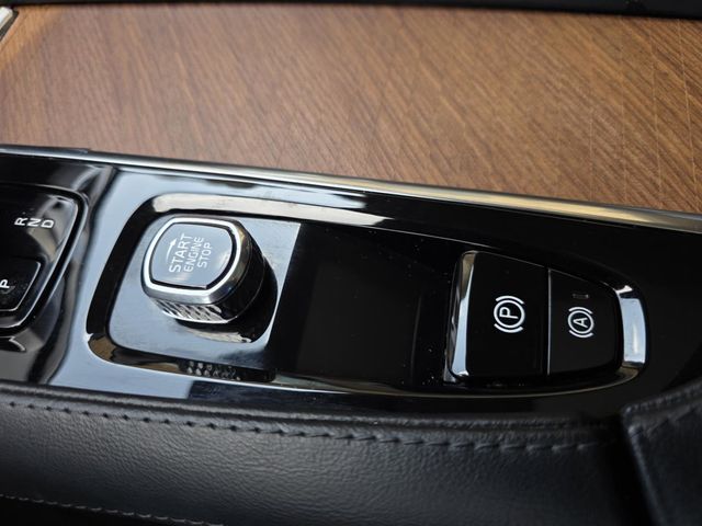 2023 Volvo XC90 T8 - Plus - 23067467 - 28