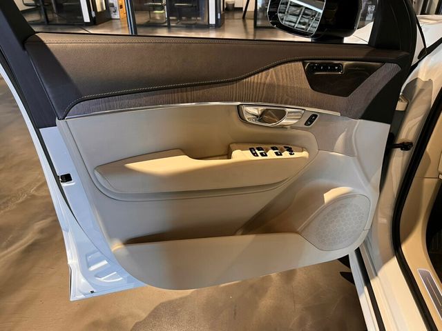 2023 Volvo XC90 Recharge Plug-In Hybrid T8/Ultimate/DarkTheme/Htd&CldSeats/HeadUpDisplay/HtdSteerWheel - 22978777 - 14