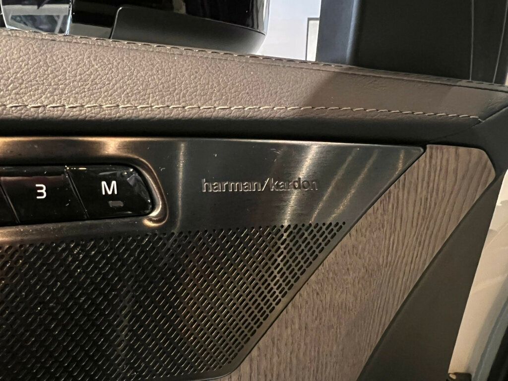 2023 Volvo XC90 Recharge Plug-In Hybrid T8/Ultimate/DarkTheme/Htd&CldSeats/HeadUpDisplay/HtdSteerWheel - 22978777 - 15