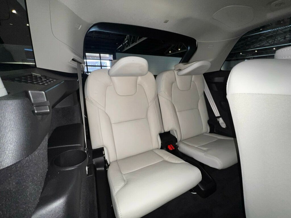 2023 Volvo XC90 Recharge Plug-In Hybrid T8/Ultimate/DarkTheme/Htd&CldSeats/HeadUpDisplay/HtdSteerWheel - 22978777 - 32