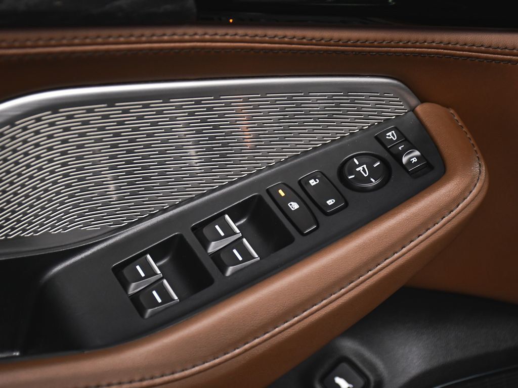 Acura MDX photo 10