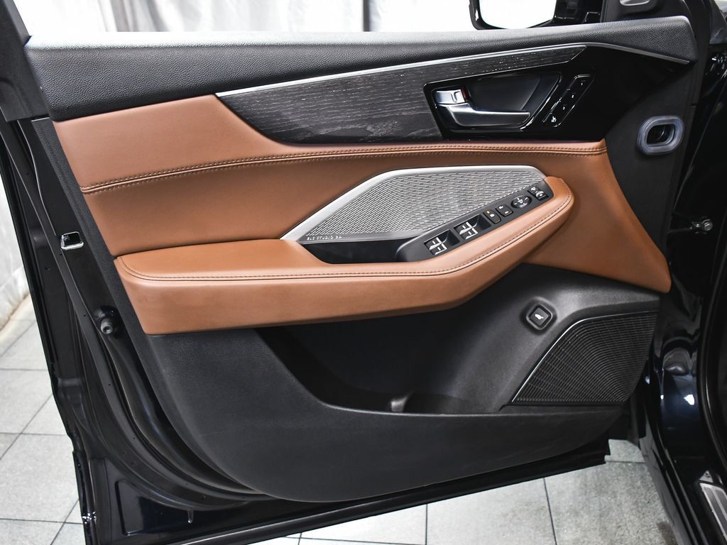 Acura MDX photo 9