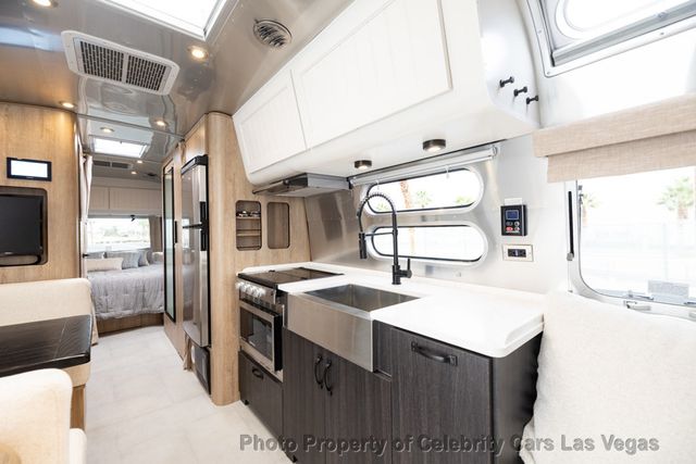 2024 Airstream 28RB Pottery Barn - 22952684 - 14