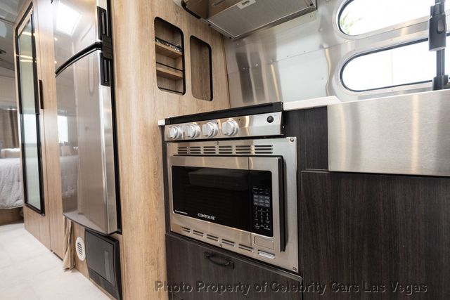 2024 Airstream 28RB Pottery Barn - 22952684 - 19