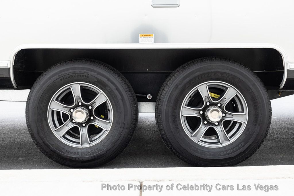 2024 Airstream 28RB Pottery Barn - 22952684 - 43