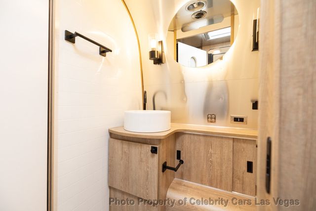 2024 Airstream 28RB Pottery Barn - 22952684 - 7