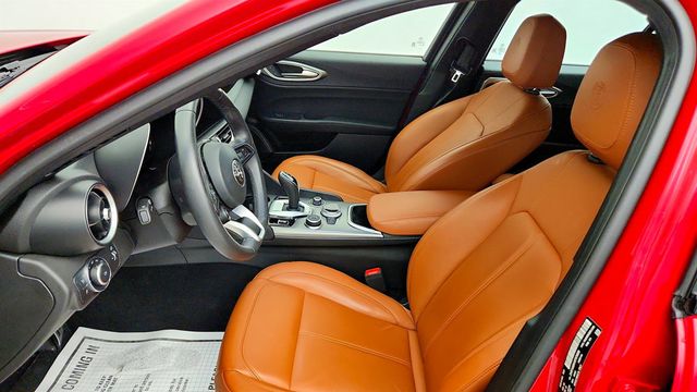 2024 Alfa Romeo Giulia Ti AWD w/ 19'' Sport Wheels & Saddle Brown Leather Seats - 23032076 - 19