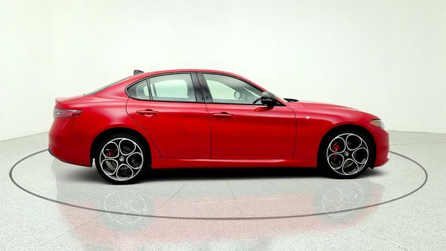 2024 Alfa Romeo Giulia Ti AWD w/ 19'' Sport Wheels & Saddle Brown Leather Seats - 23032076 - 3