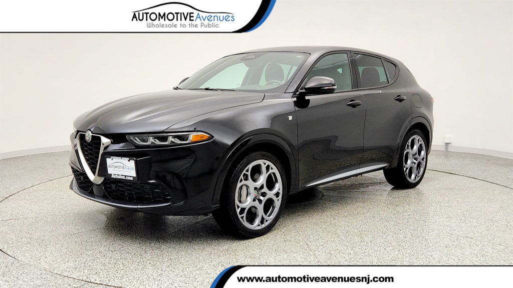 2024 Alfa Romeo Tonale Ti EAWD w/ 20'' Wheels, Premium Leather Interior & Power Sunroof - 22998942 | Video 1