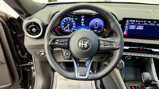 2024 Alfa Romeo Tonale Ti EAWD w/ Active Assist Pkg, 19'' Wheels & Power Moonroof - 23034678 - 13