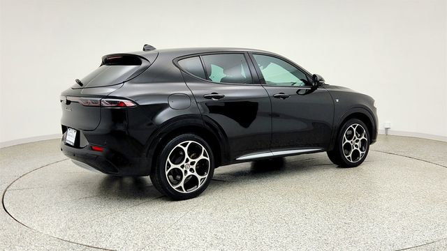 2024 Alfa Romeo Tonale Ti EAWD w/ Active Assist Pkg, 19'' Wheels & Power Moonroof - 23034678 - 4
