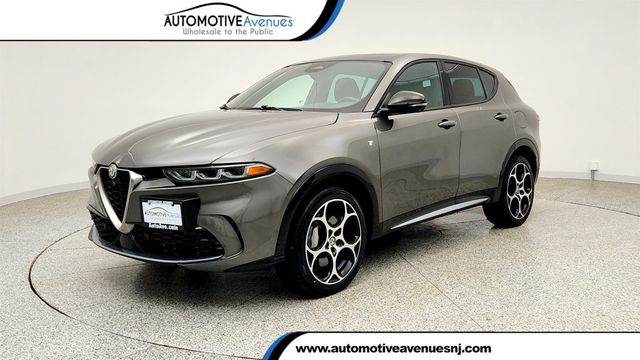 2024 Alfa Romeo Tonale Ti EAWD w/ Active Assist Pkg, Moonroof & 19'' Wheels - 23038864 - 0