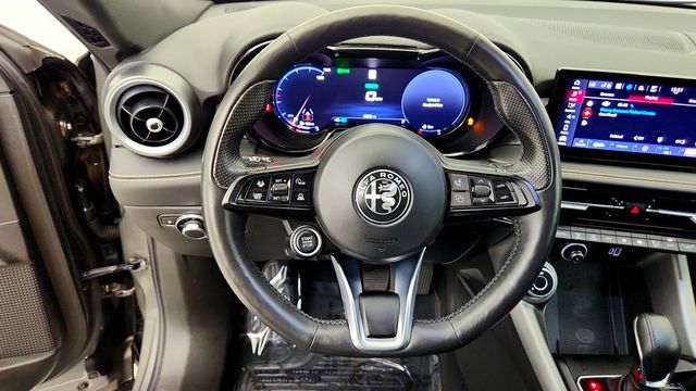 2024 Alfa Romeo Tonale Ti EAWD w/ Active Assist Pkg, Moonroof & 19'' Wheels - 23038864 - 13