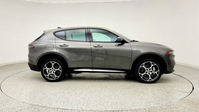 2024 Alfa Romeo Tonale Ti EAWD w/ Active Assist Pkg, Moonroof & 19'' Wheels - 23038864 - 3