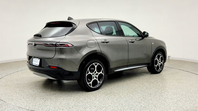 2024 Alfa Romeo Tonale Ti EAWD w/ Active Assist Pkg, Moonroof & 19'' Wheels - 23038864 - 4