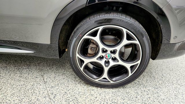 2024 Alfa Romeo Tonale Ti EAWD w/ Active Assist Pkg, Moonroof & 19'' Wheels - 23038864 - 8