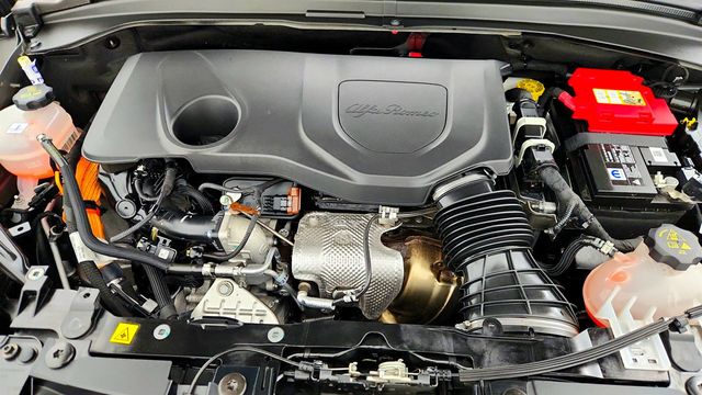 2024 Alfa Romeo Tonale Ti EAWD with Power Moonroof - 22970672 - 27