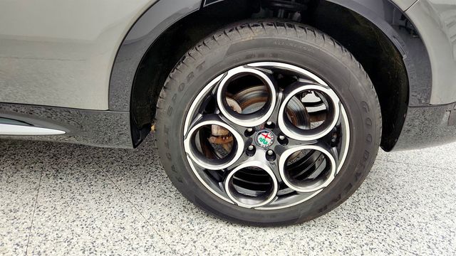 2024 Alfa Romeo Tonale Ti EAWD with Power Moonroof - 22970672 - 8