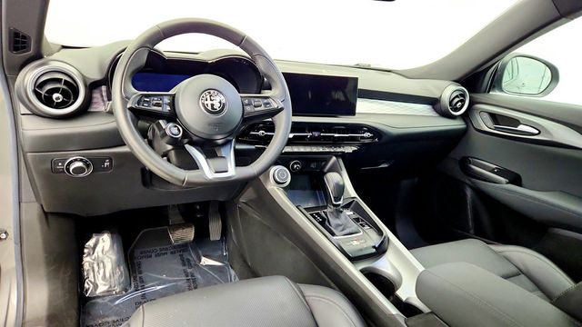 2024 Alfa Romeo Tonale Ti EAWD with Premium Interior Package & Power Moonroof - 22968977 - 12