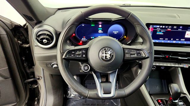 2024 Alfa Romeo Tonale Ti EAWD with Premium Interior Package & Power Moonroof - 22968977 - 13
