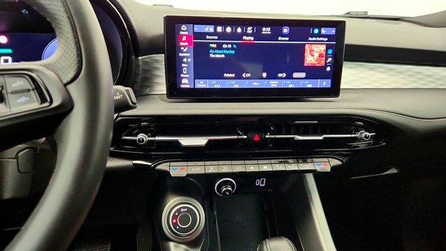 2024 Alfa Romeo Tonale Ti EAWD with Premium Interior Package & Power Moonroof - 22968977 - 17